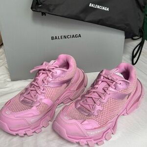 Balenciaga sneakers track 3 size 9.5/ 40 new in box with bag